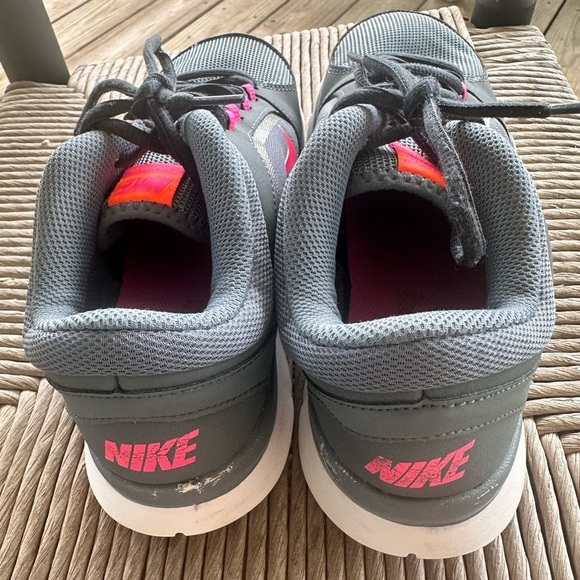 Nike Charcoal and Neon Pink Running Shoes - Picture 3 of 7